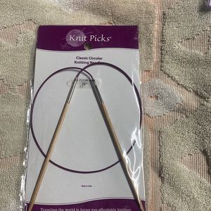 New knitting needle size 3.00